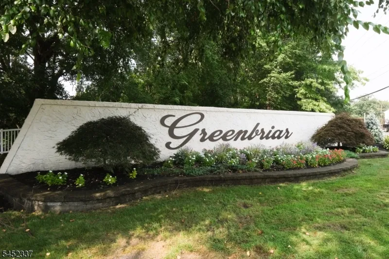 6 PHILLIPS RD Brick, NJ 08724