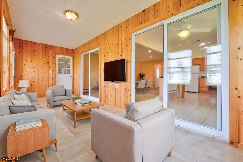 6 PHILLIPS RD Brick, NJ 08724