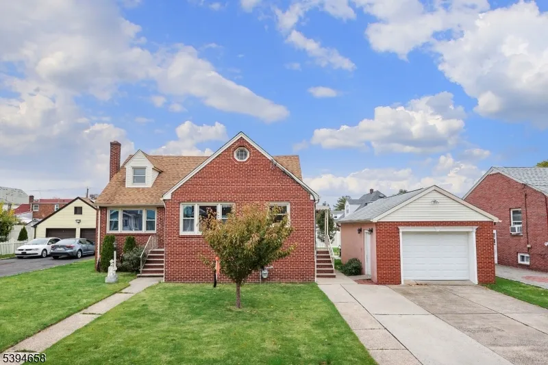 825 Dennis Pl Linden City, NJ 07036