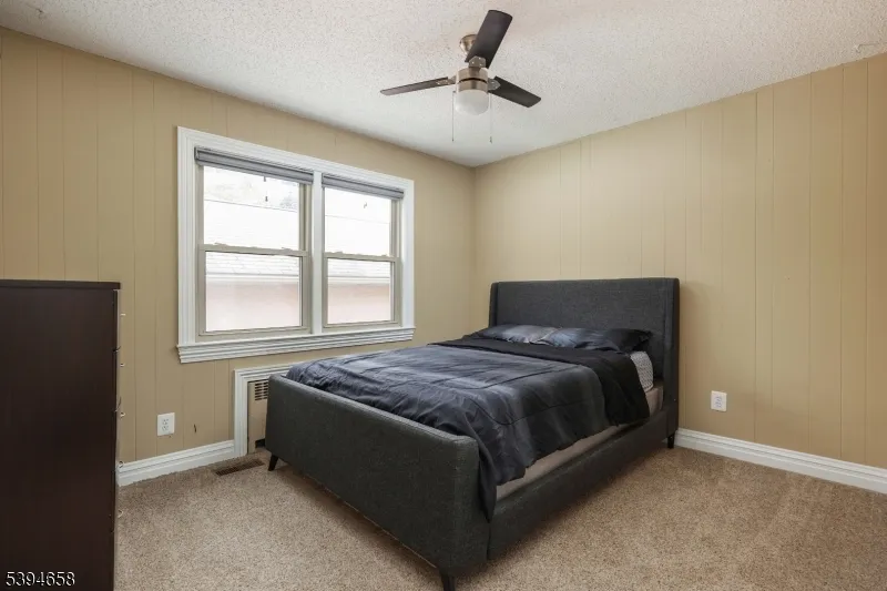 825 Dennis Pl Linden City, NJ 07036
