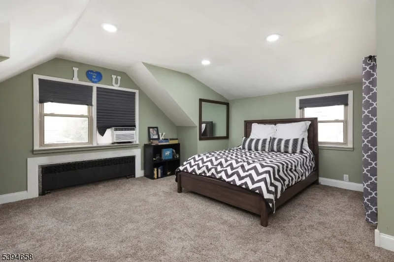 825 Dennis Pl Linden City, NJ 07036