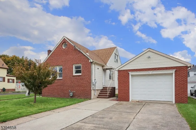 825 Dennis Pl Linden City, NJ 07036