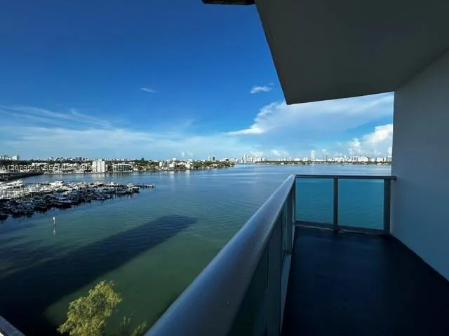 7525 E Treasure Dr #1008 North Bay Village, FL 33141