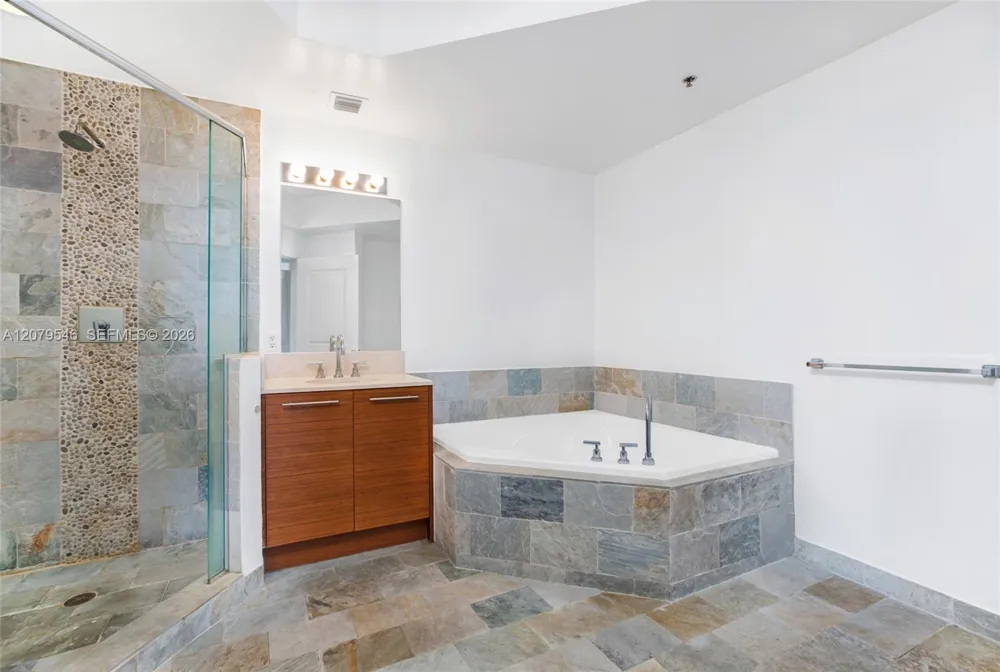 2641 Flamingo Rd #2608N Sunrise, FL 33323