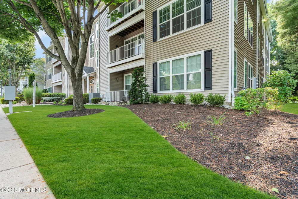 663 Saint Andrews Place Manalapan, NJ 07726