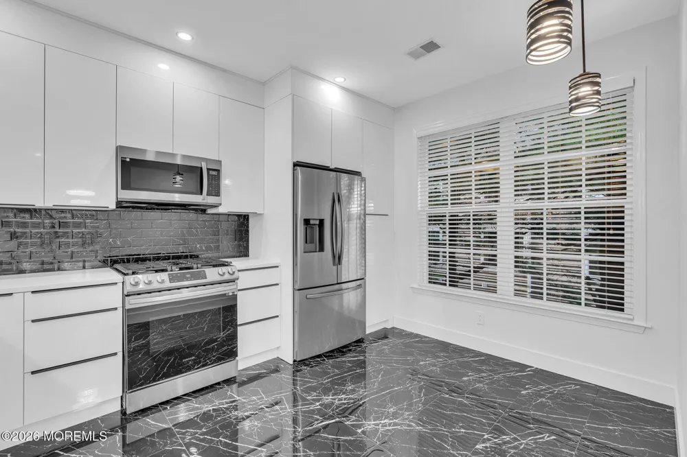 663 Saint Andrews Place Manalapan, NJ 07726