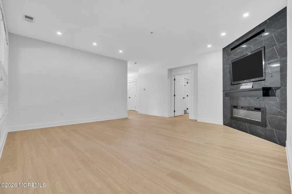 663 Saint Andrews Place Manalapan, NJ 07726