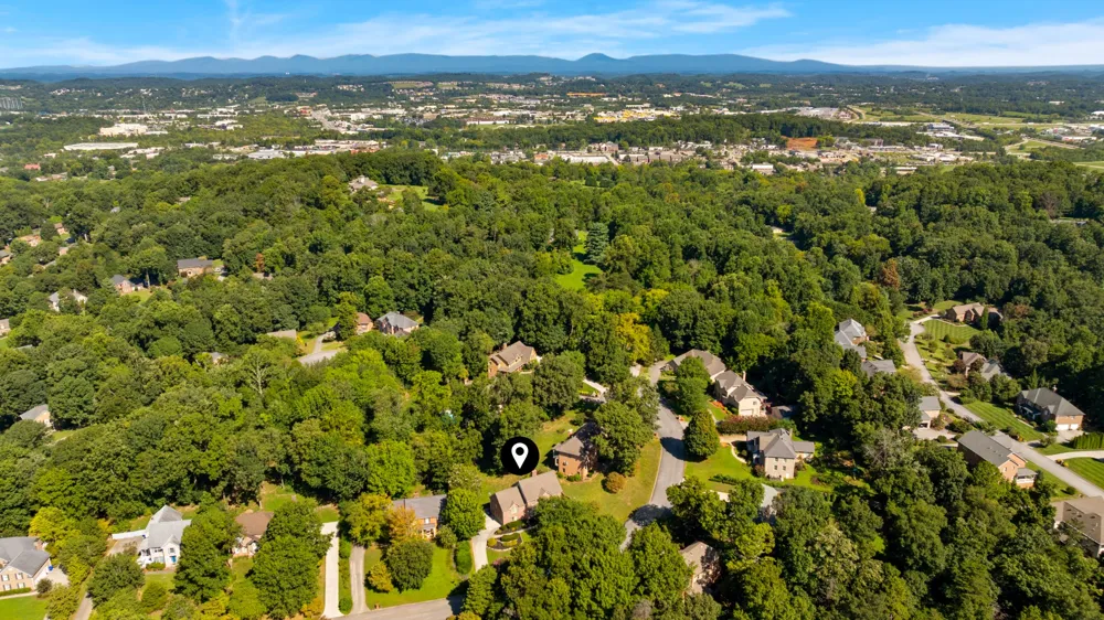 724 Summit Lake Ct Knoxville, TN 37922