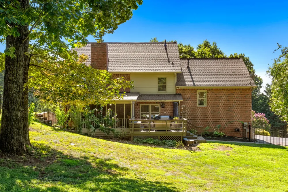 724 Summit Lake Ct Knoxville, TN 37922