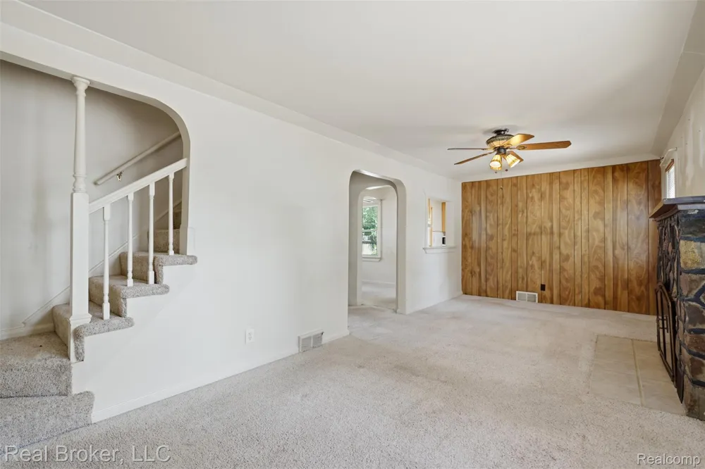 19410 Rensellor Street Livonia City, MI 48152