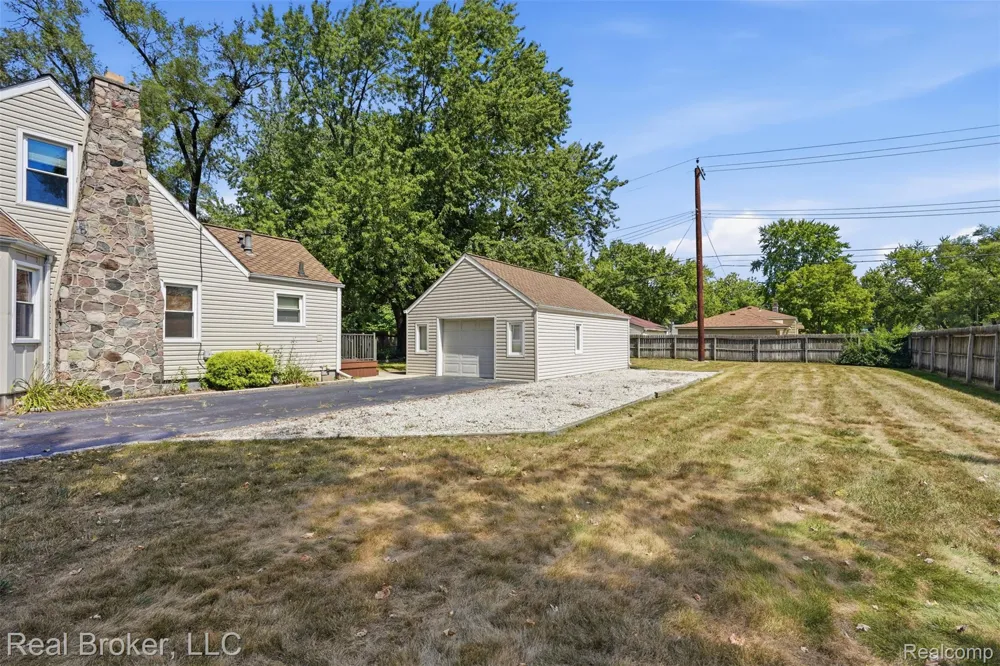 19410 Rensellor Street Livonia City, MI 48152