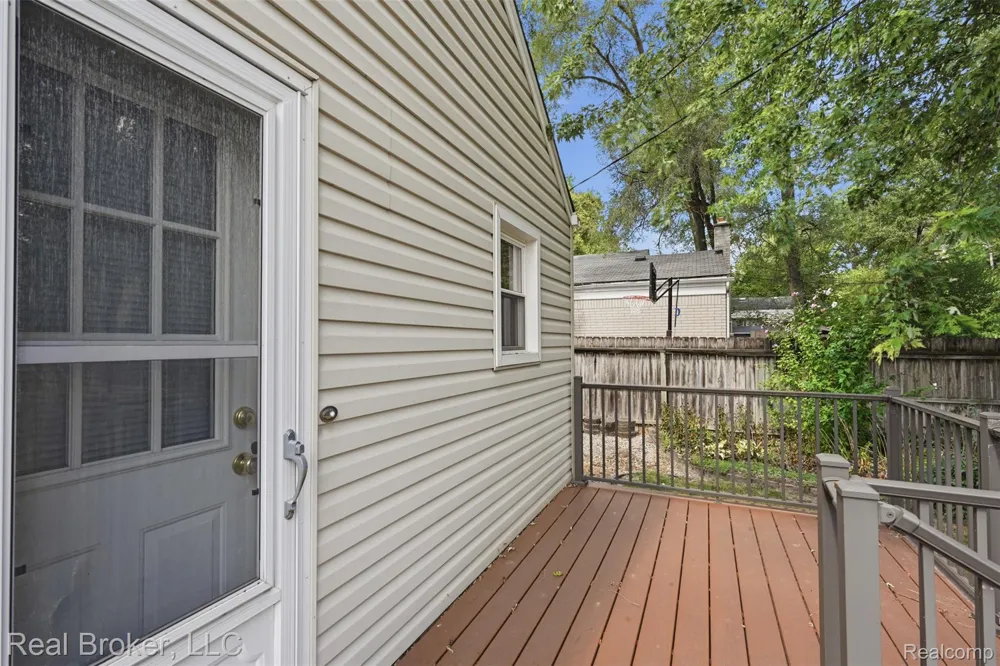 19410 Rensellor Street Livonia City, MI 48152