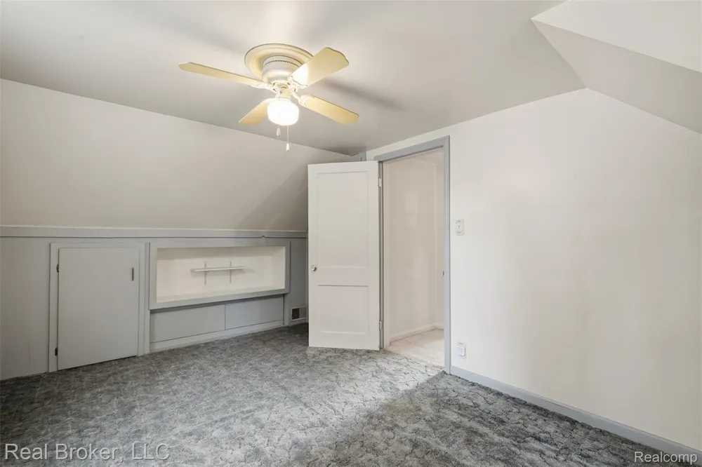 19410 Rensellor Street Livonia City, MI 48152