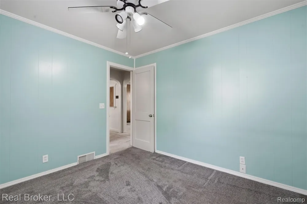 19410 Rensellor Street Livonia City, MI 48152