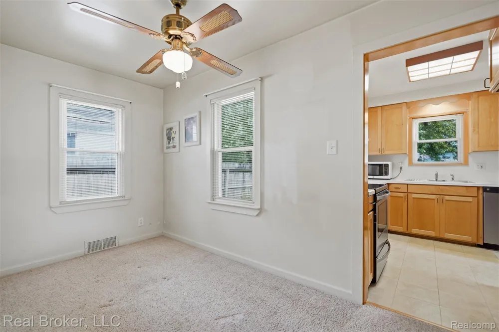 19410 Rensellor Street Livonia City, MI 48152