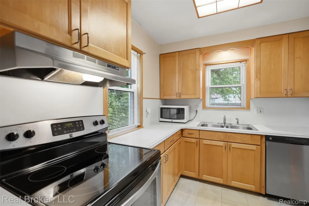 19410 Rensellor Street Livonia City, MI 48152