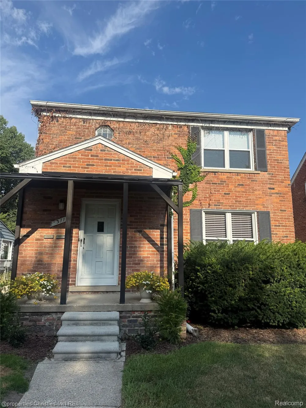 311 S Pleasant Street Royal Oak City, MI 48067