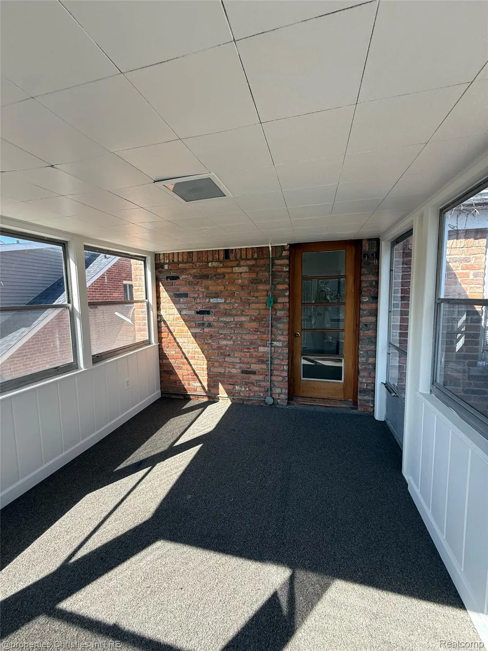 311 S Pleasant Street Royal Oak City, MI 48067