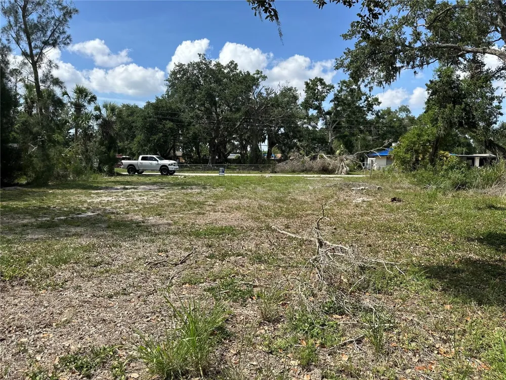 3022 12TH AVENUE E Bradenton, FL 34208