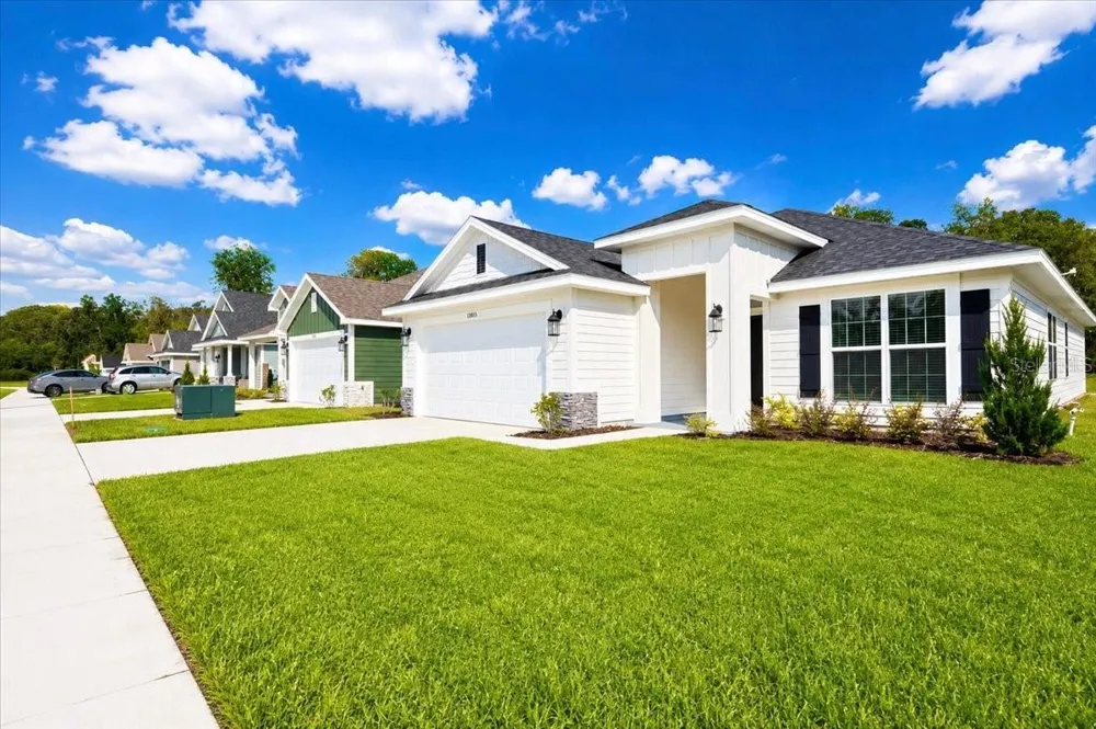 2561 SW 250TH DRIVE Newberry, FL 32669