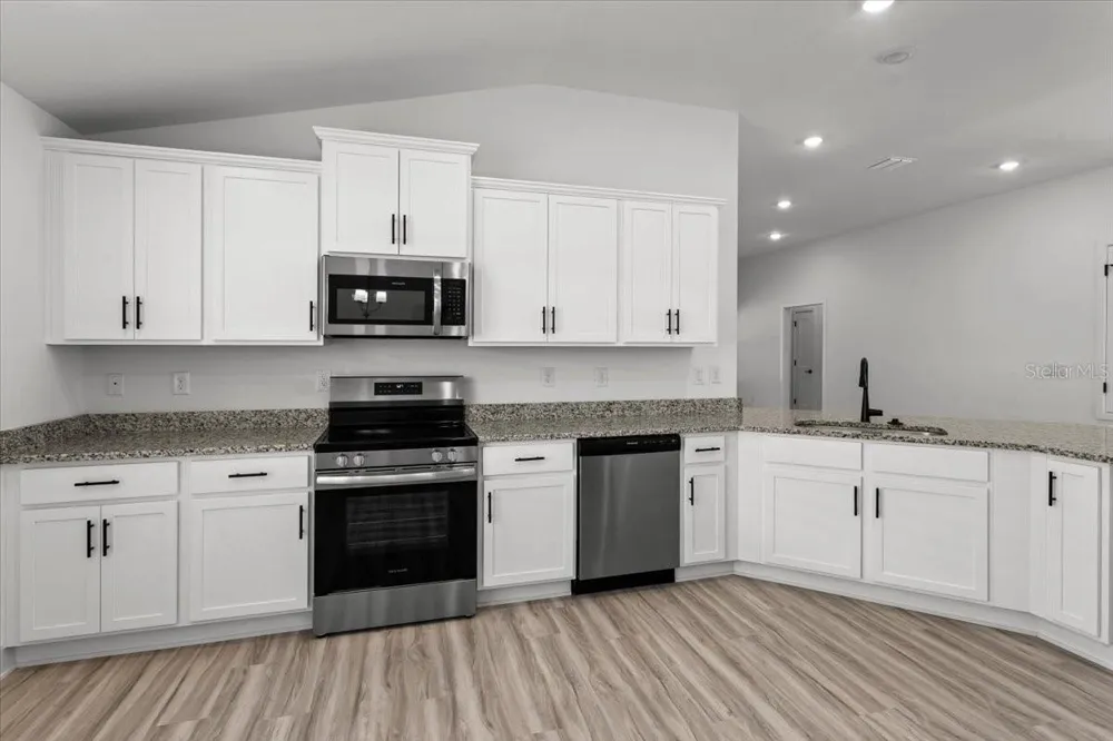 2561 SW 250TH DRIVE Newberry, FL 32669