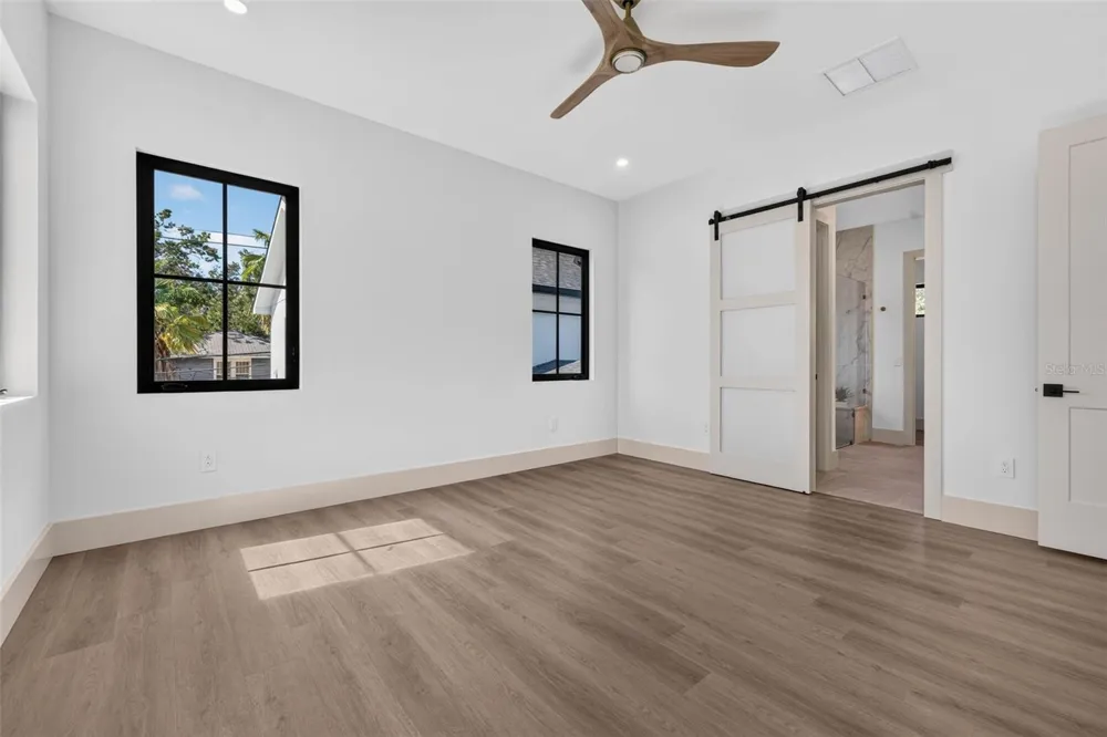 142 22ND AVENUE St Petersburg, FL 33704