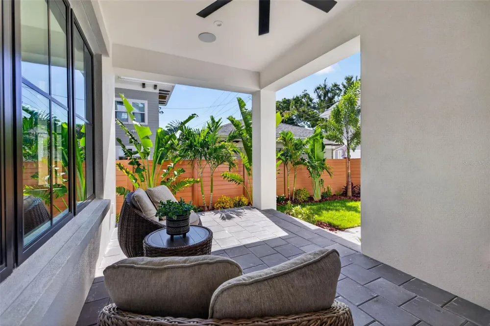 142 22ND AVENUE St Petersburg, FL 33704