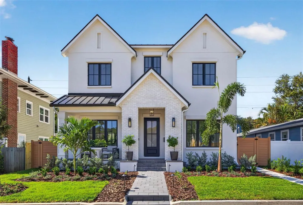142 22ND AVENUE St Petersburg, FL 33704