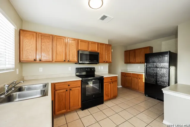 122 Blue Juniper San Antonio, TX 78253