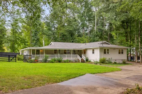 285 Air Acres Way