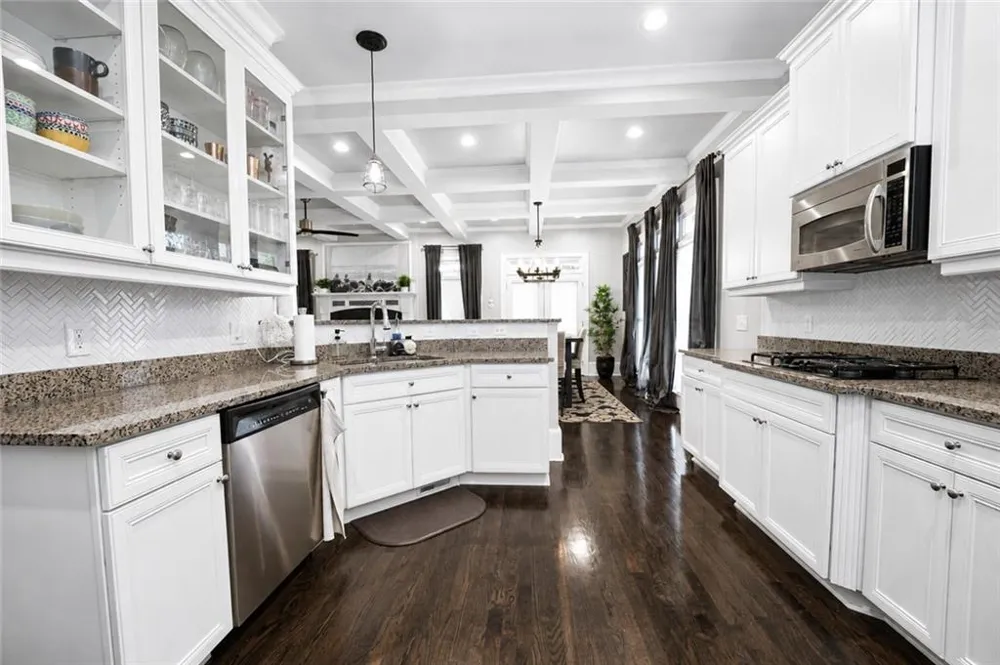 1085 Charles Towne Square Sandy Springs, GA 30328