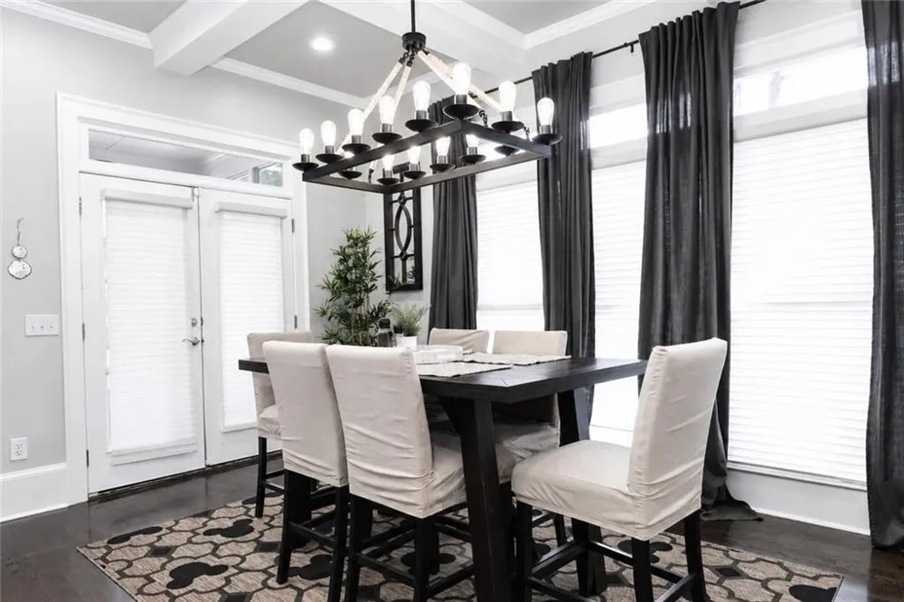 1085 Charles Towne Square Sandy Springs, GA 30328