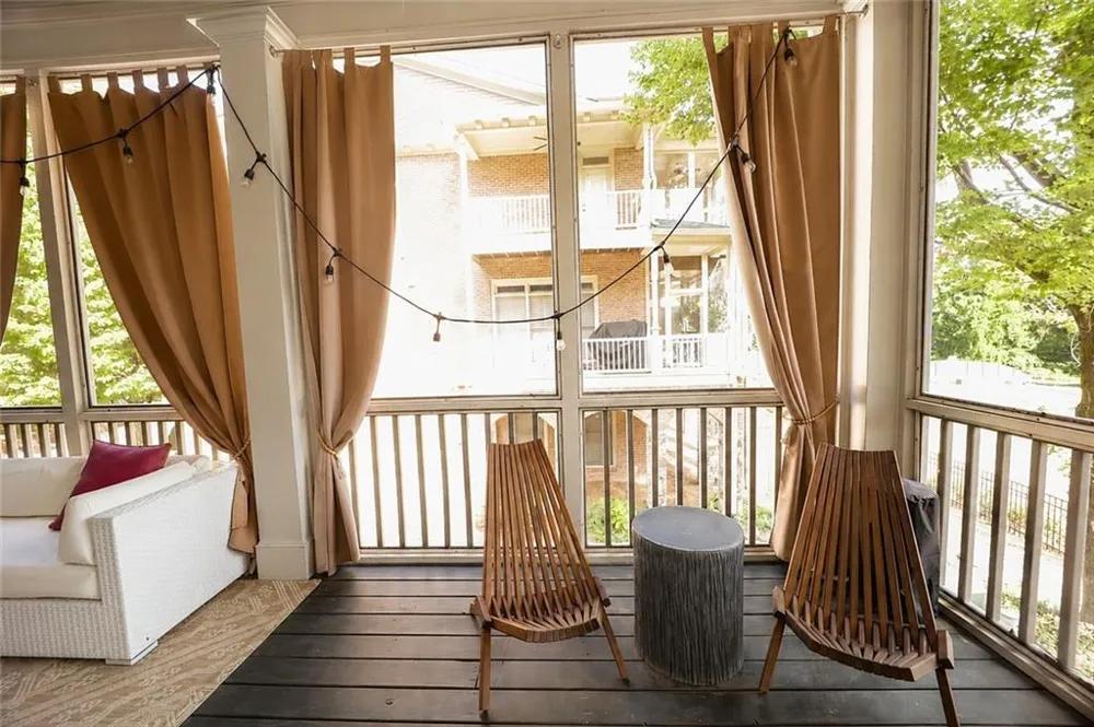 1085 Charles Towne Square Sandy Springs, GA 30328