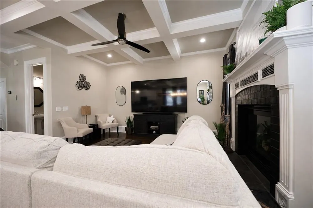 1085 Charles Towne Square Sandy Springs, GA 30328