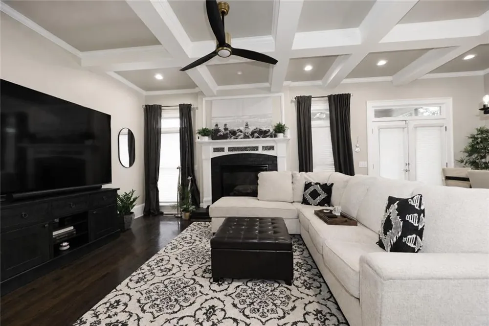 1085 Charles Towne Square Sandy Springs, GA 30328