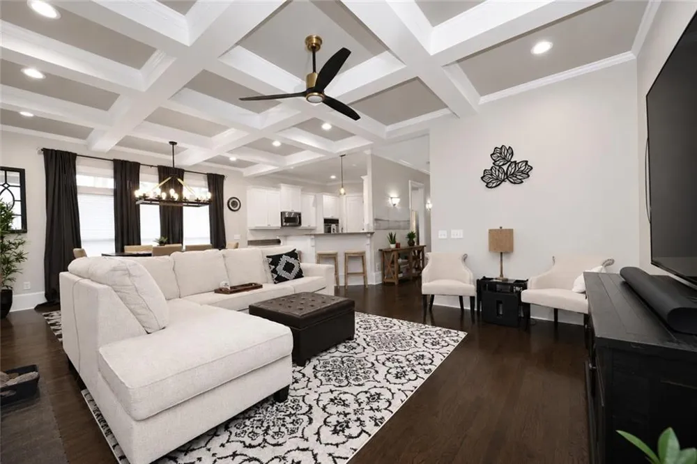 1085 Charles Towne Square Sandy Springs, GA 30328