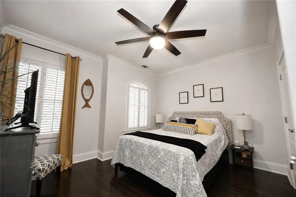 1085 Charles Towne Square Sandy Springs, GA 30328