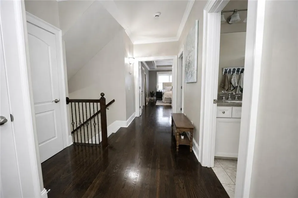 1085 Charles Towne Square Sandy Springs, GA 30328