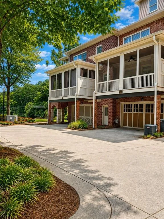 1085 Charles Towne Square Sandy Springs, GA 30328