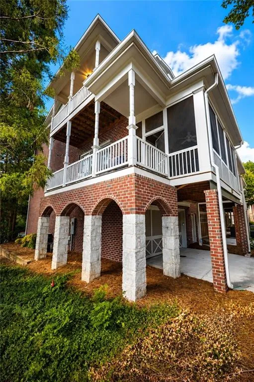 1085 Charles Towne Square Sandy Springs, GA 30328