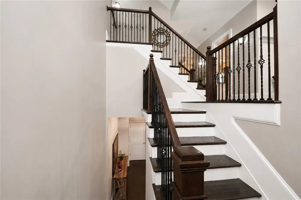 1085 Charles Towne Square Sandy Springs, GA 30328