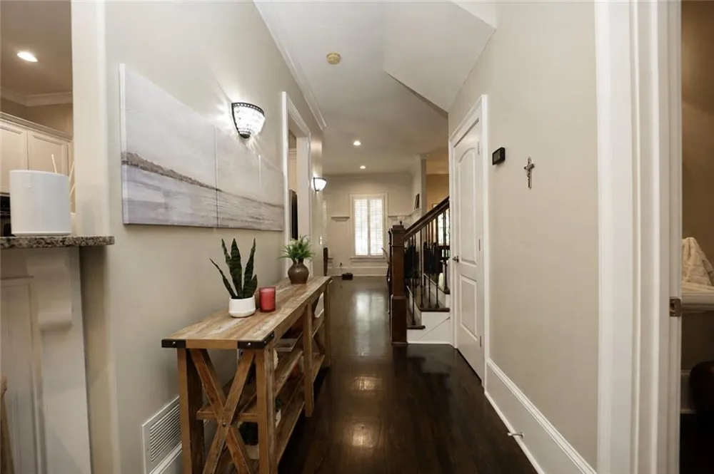 1085 Charles Towne Square Sandy Springs, GA 30328