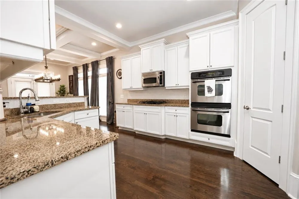 1085 Charles Towne Square Sandy Springs, GA 30328
