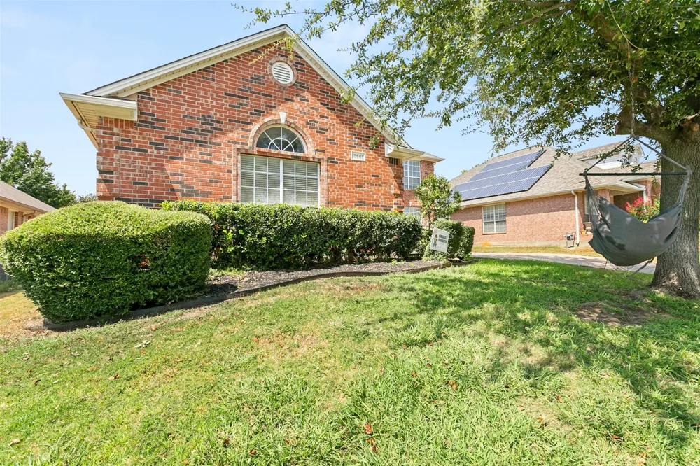 8641 Shadow Trace Drive Fort Worth, TX 76244