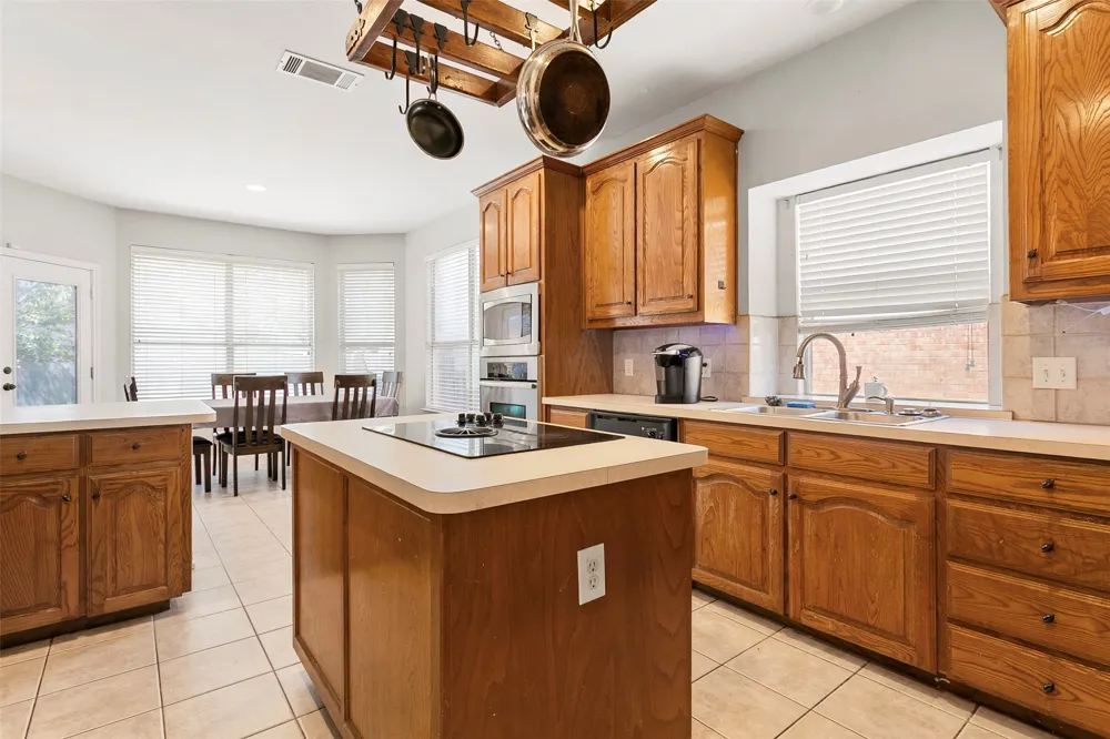 8641 Shadow Trace Drive Fort Worth, TX 76244