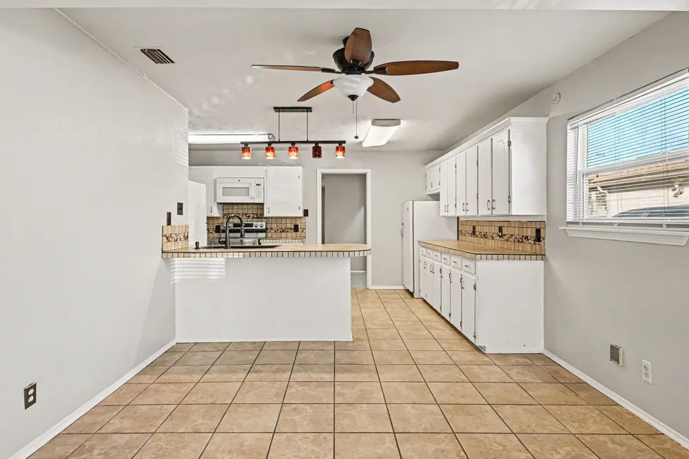 3720 Stanley Avenue Fort Worth, TX 76110