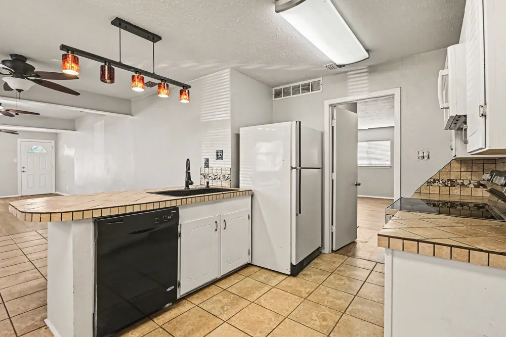 3720 Stanley Avenue Fort Worth, TX 76110