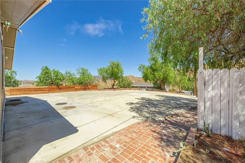 510 E Soledad Pass Palmdale, CA 93550
