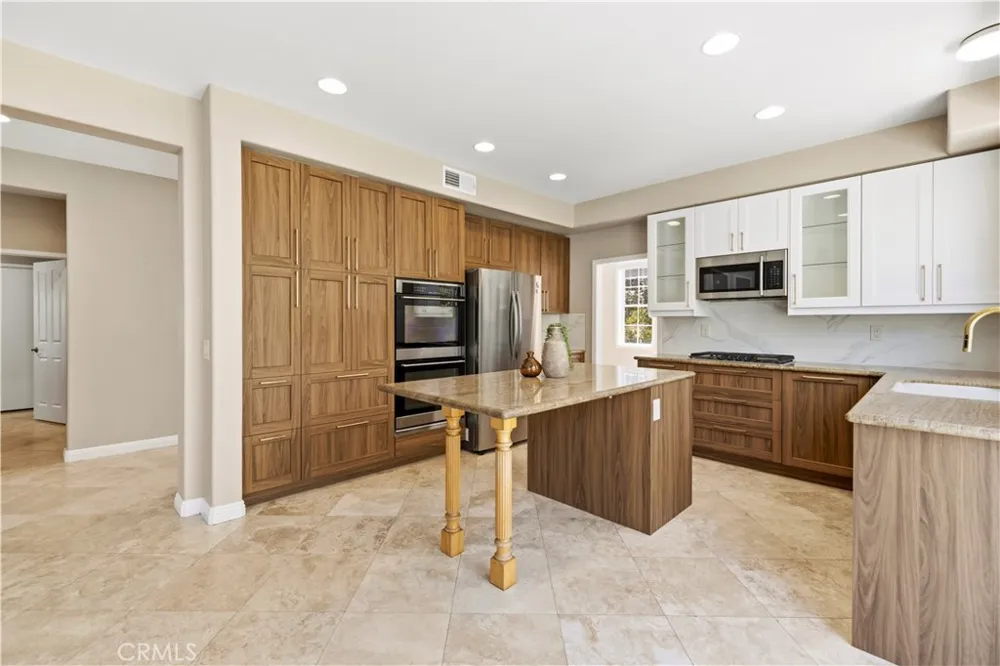 26085 Salinger Stevenson Ranch, CA 91381