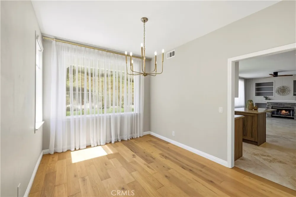 26085 Salinger Stevenson Ranch, CA 91381